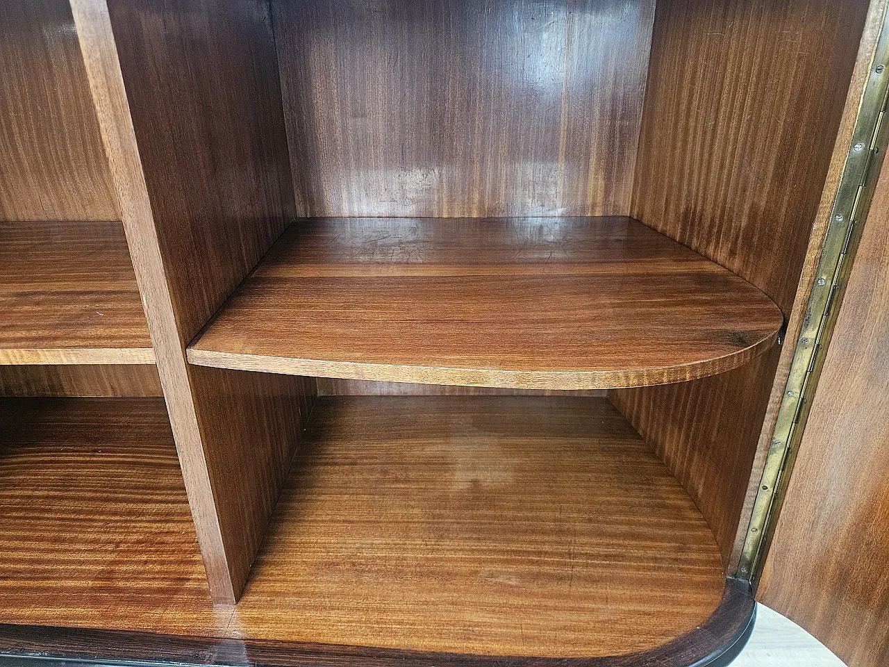 Credenza di Vittorio Dassi in palissandro e vetro nero, 1940 29