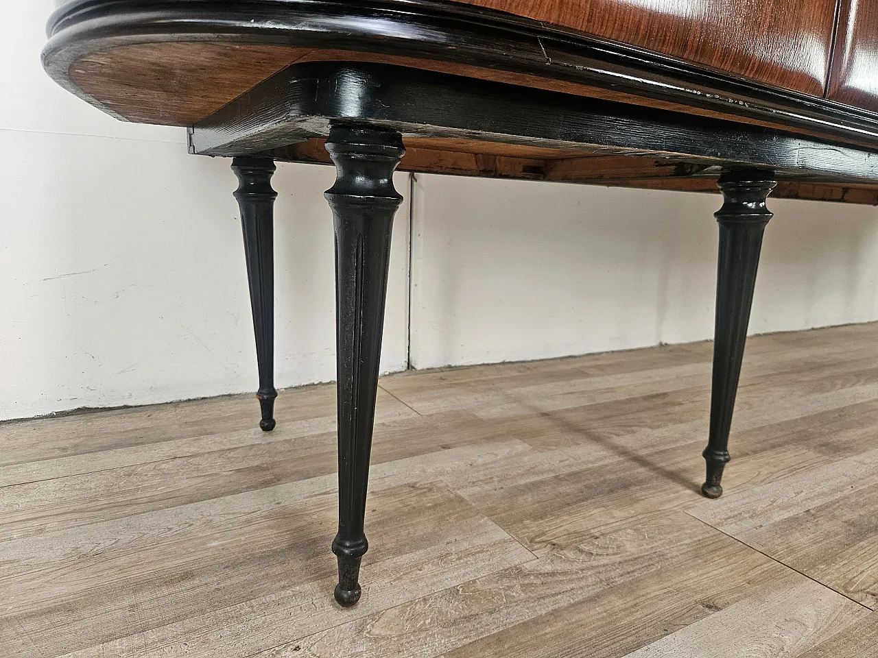 Credenza di Vittorio Dassi in palissandro e vetro nero, 1940 35