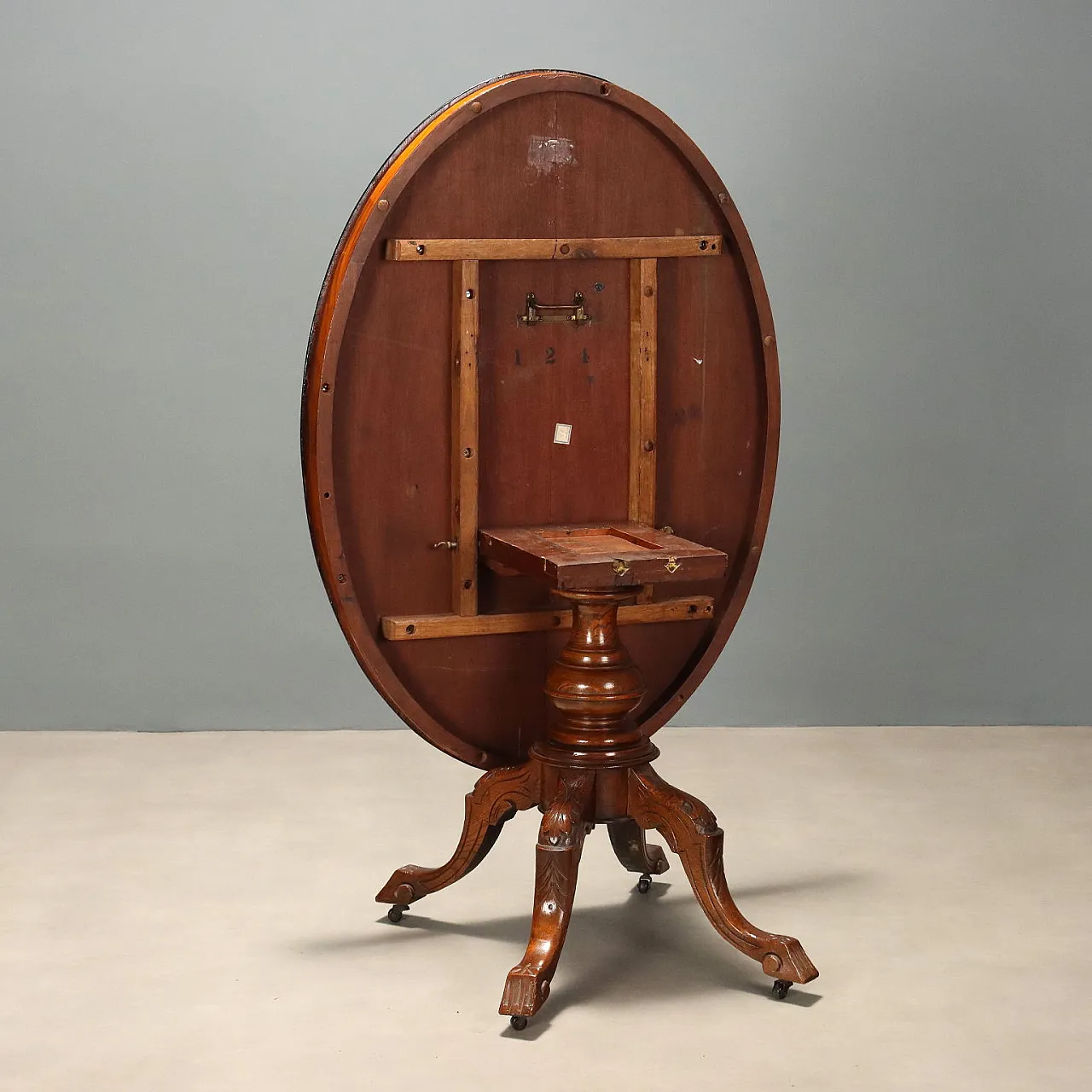 Vela coffee table in walnut with maple inlay, 19th century 6