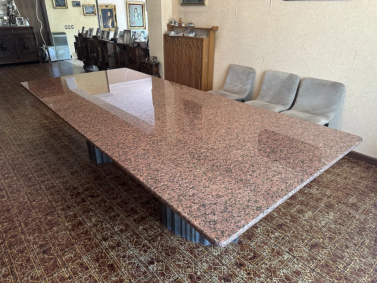 Large Brutalist pink marble dining table by Max Papiri, 1970s 2