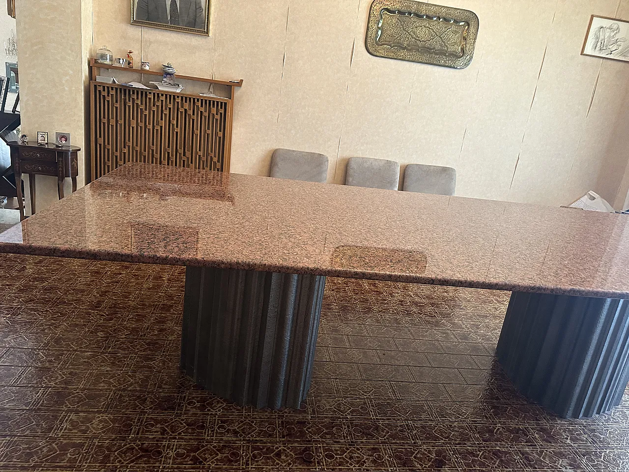 Large Brutalist pink marble dining table by Max Papiri, 1970s 4