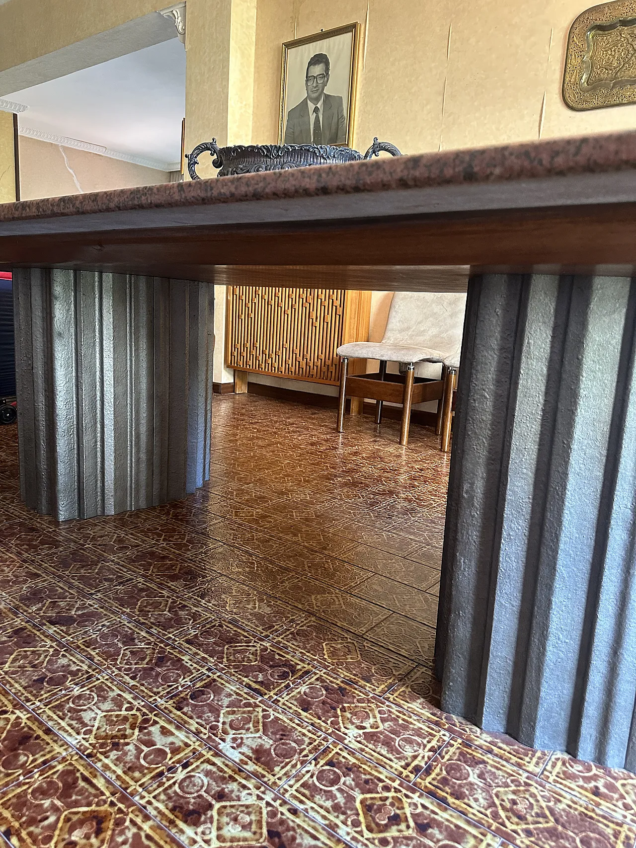 Large Brutalist pink marble dining table by Max Papiri, 1970s 5