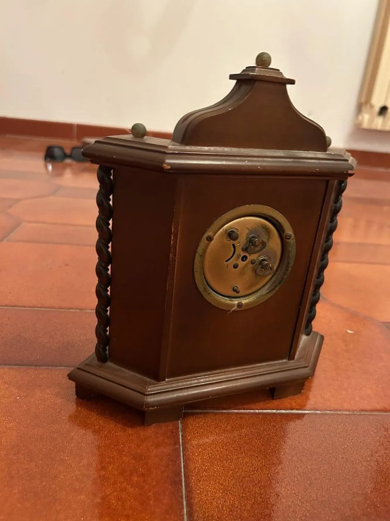 Sveglia da comodino in stile neobarocco, anni '70 4