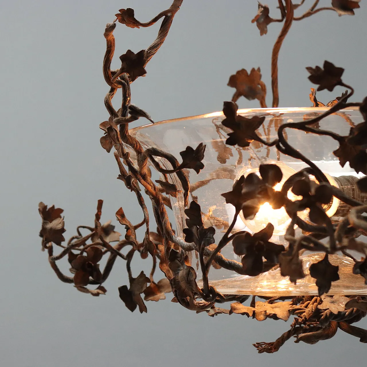 Lampadario in ferro con motivi floreali, '800 5