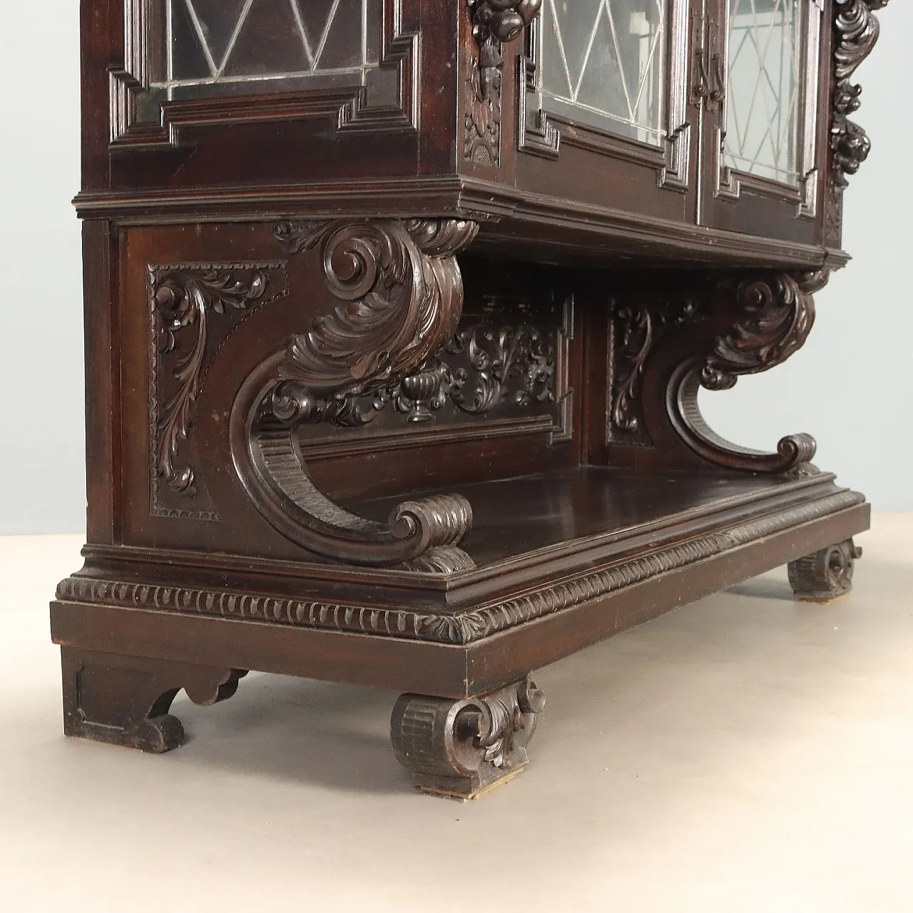 Neo Renaissance style showcase in ebonized walnut, 19th century 8