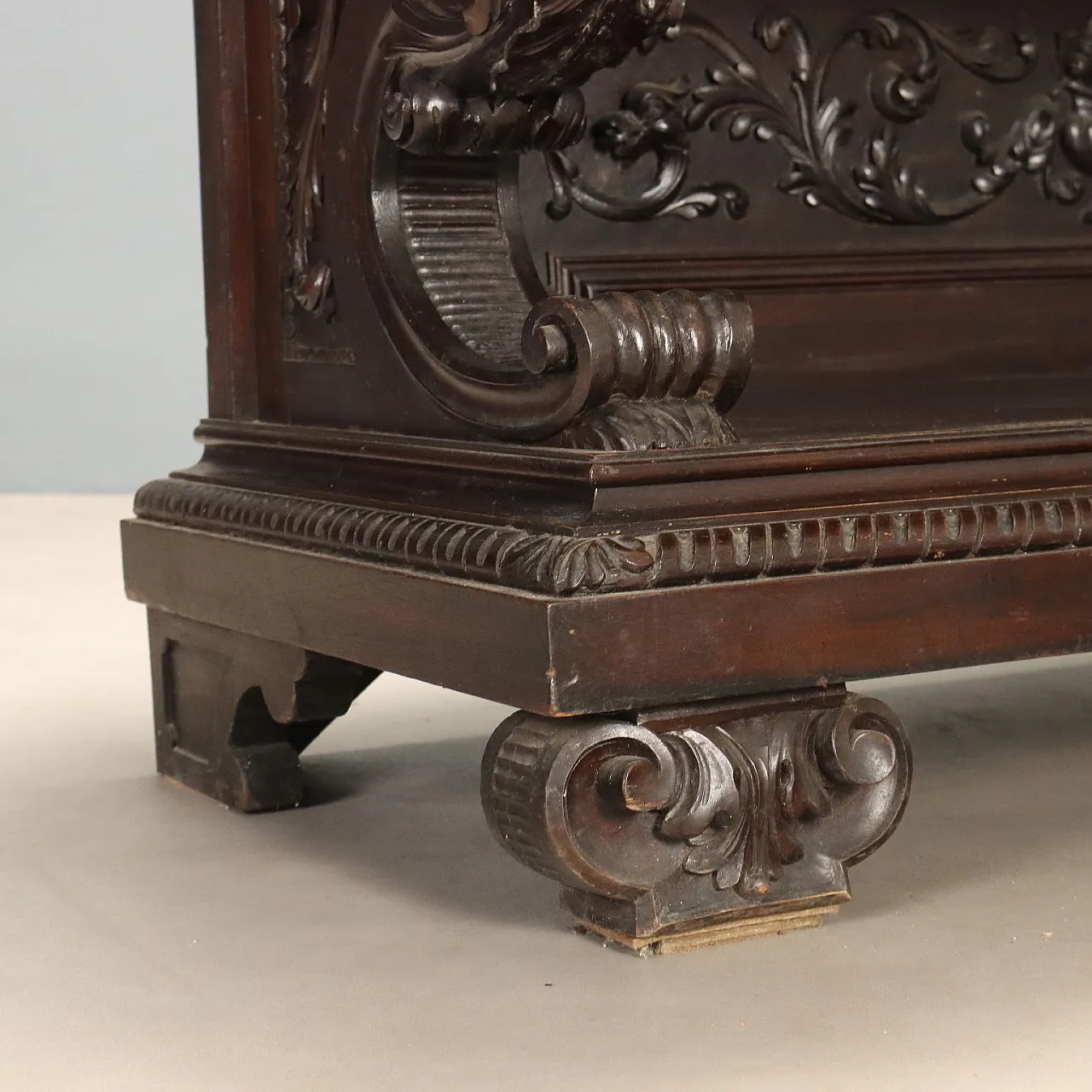 Neo Renaissance style showcase in ebonized walnut, 19th century 9
