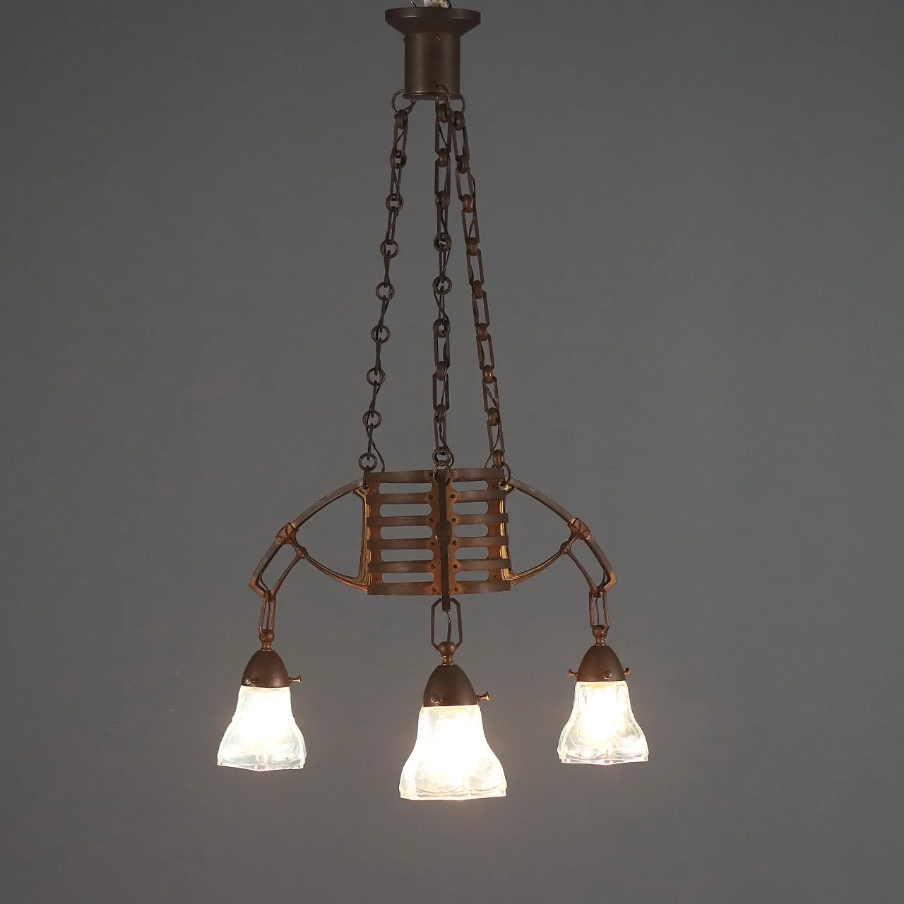 Lampadario Liberty in metallo, '900 1