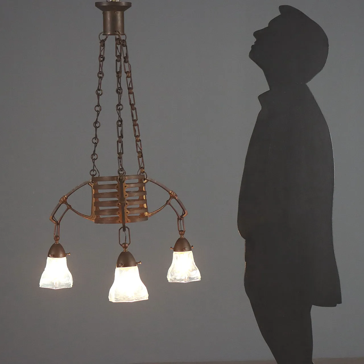 Lampadario Liberty in metallo, '900 2