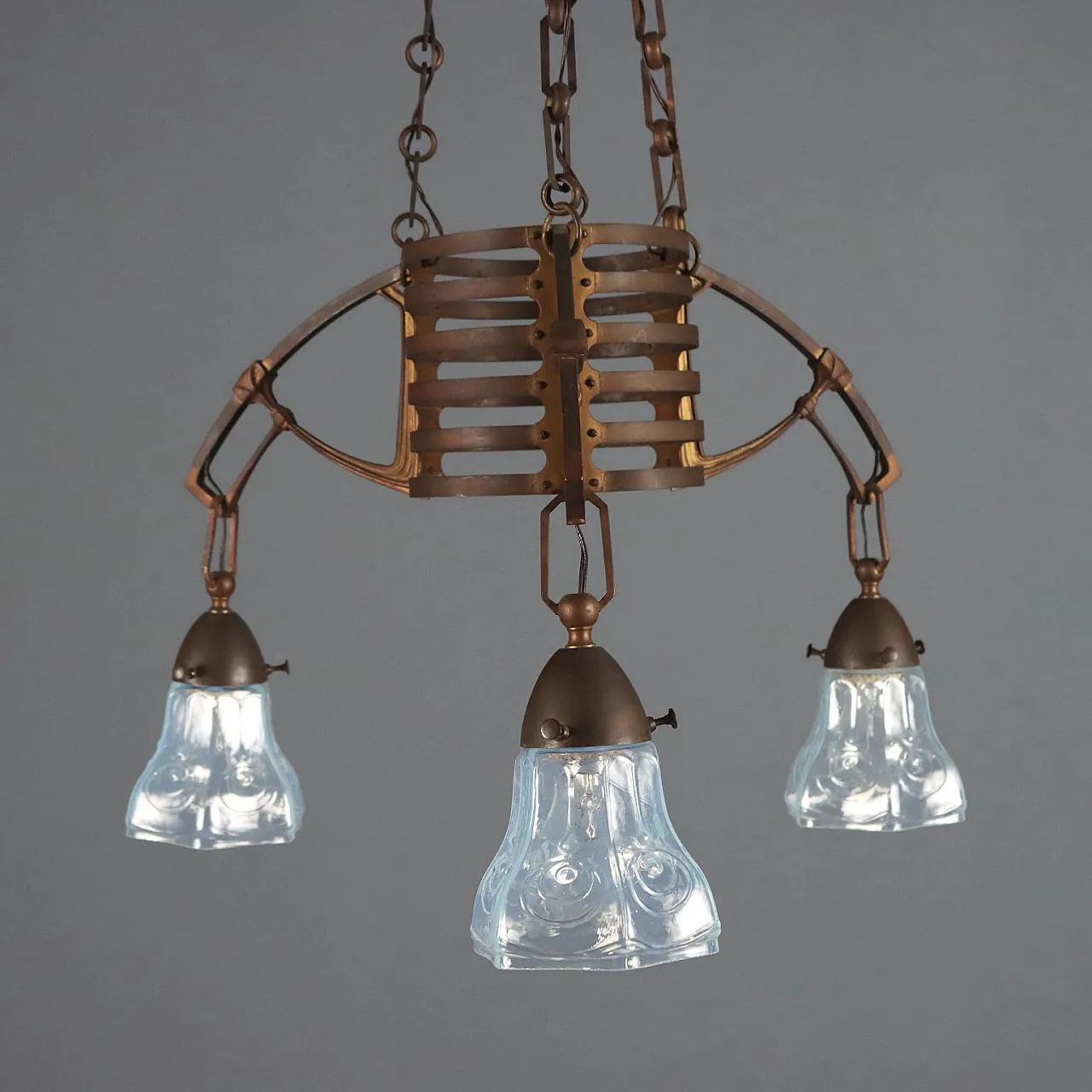 Lampadario Liberty in metallo, '900 9