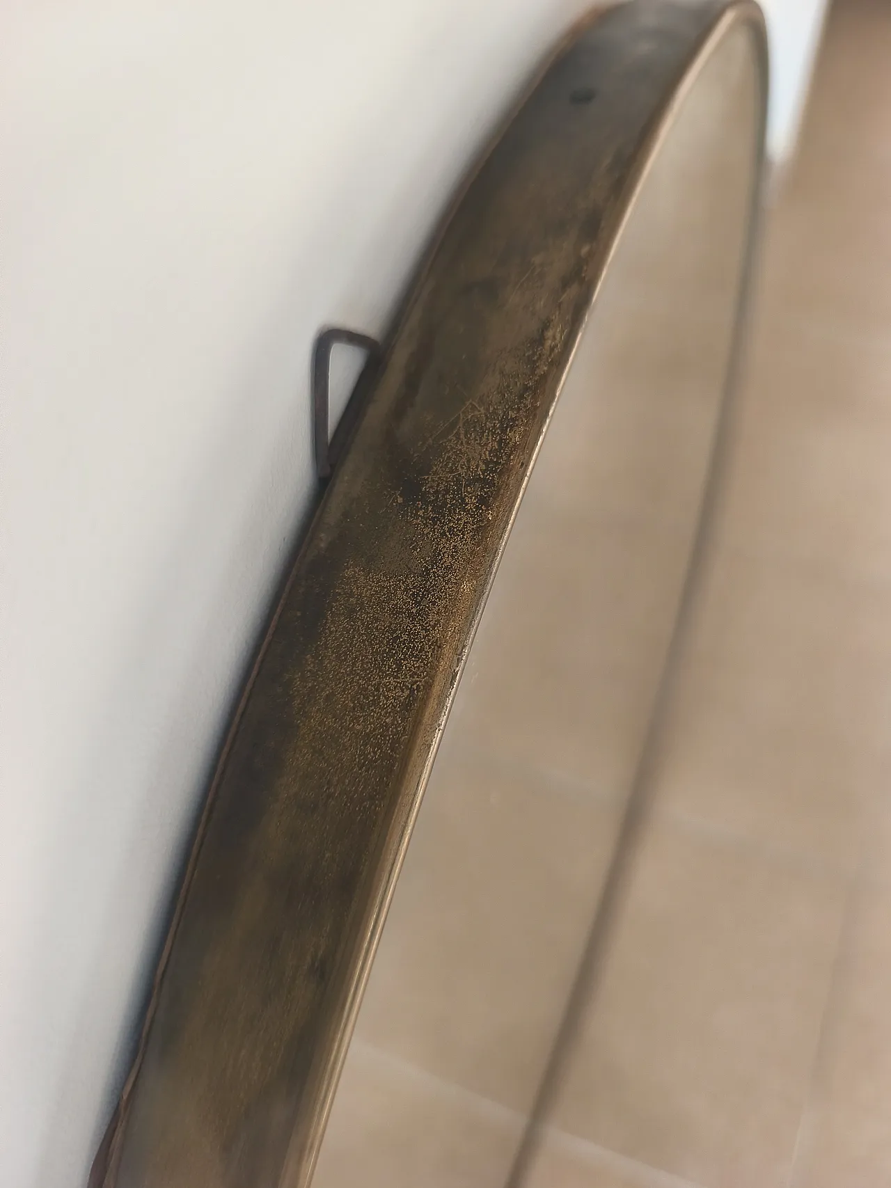 Specchio da parete ovale con cornice in ottone, anni '70 6