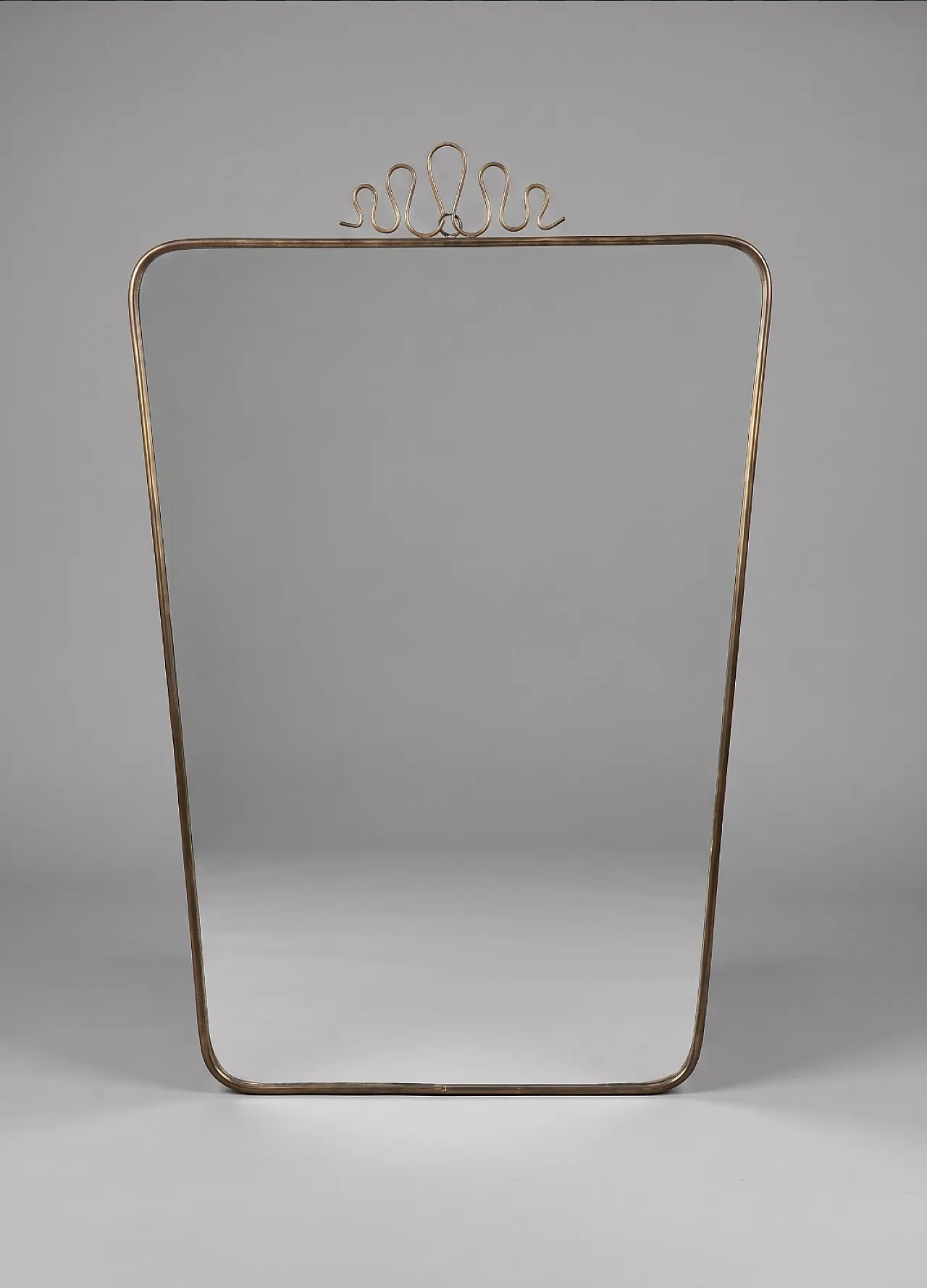 Specchio da parete in stile Gio Ponti con cornice in ottone, anni '40 1