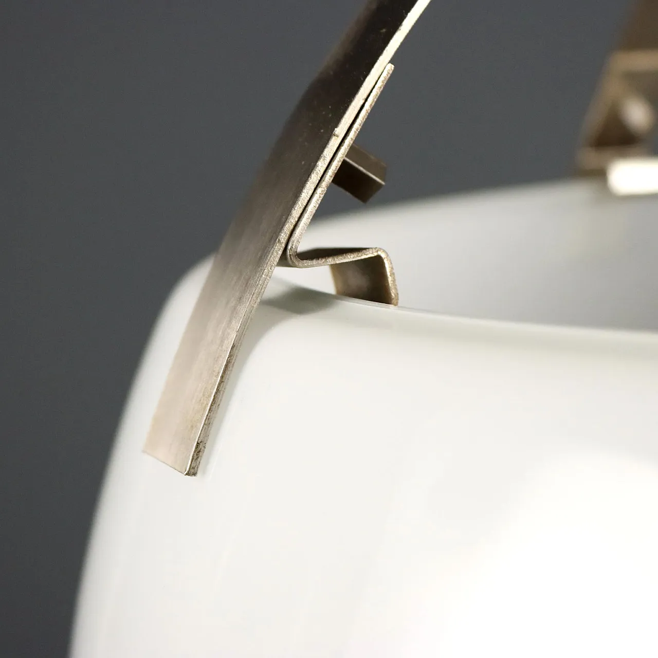 Lampada Omega di Vico Magistretti per Artemide, '900 8