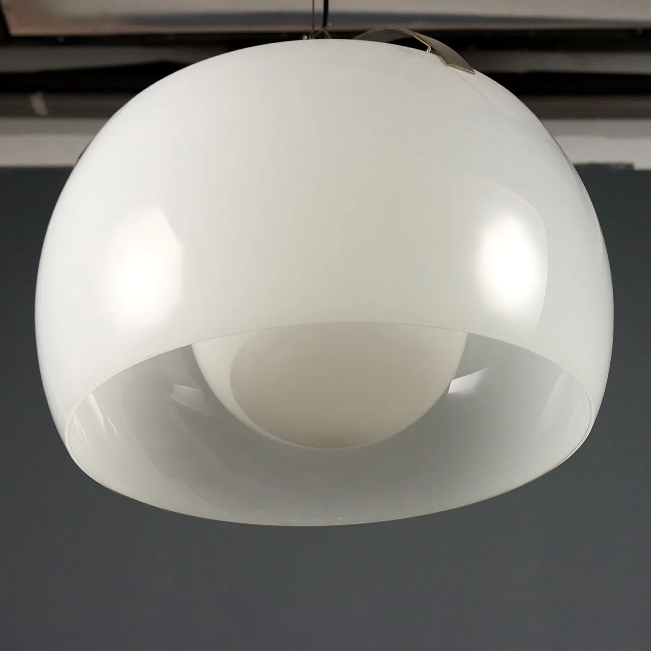 Lampada Omega di Vico Magistretti per Artemide, '900 9