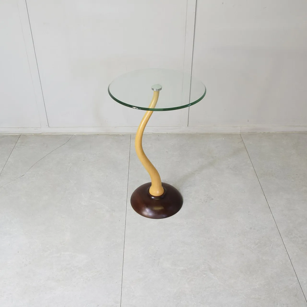 Tavolino scultoreo moderno in faggio e vetro rotondo, anni '50 4