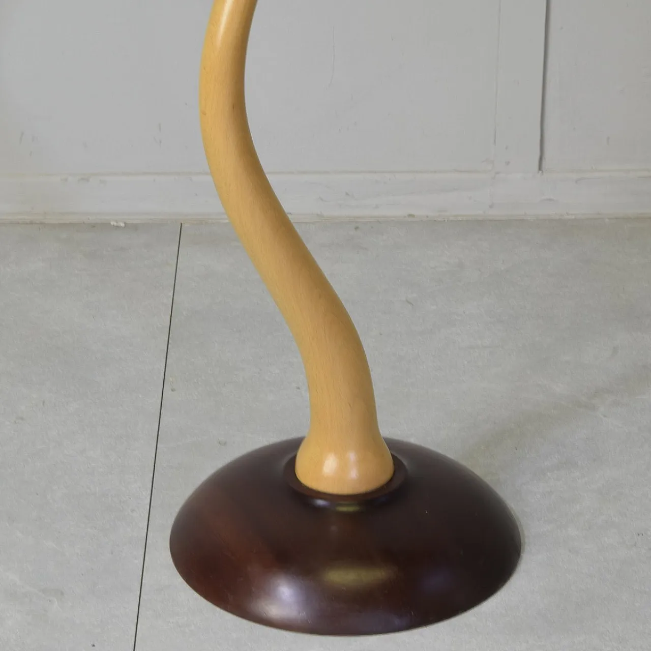 Tavolino scultoreo moderno in faggio e vetro rotondo, anni '50 8