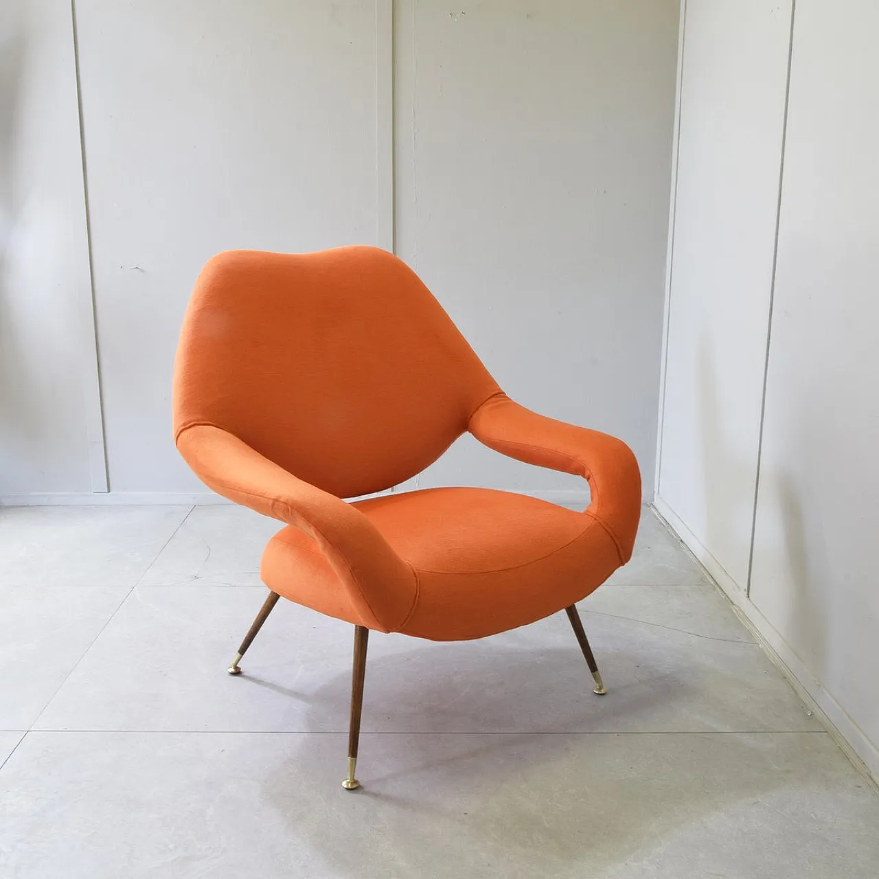 DU 55 armchair in walnut and brass by Gastone Rinaldi for Rima, 1950s 1