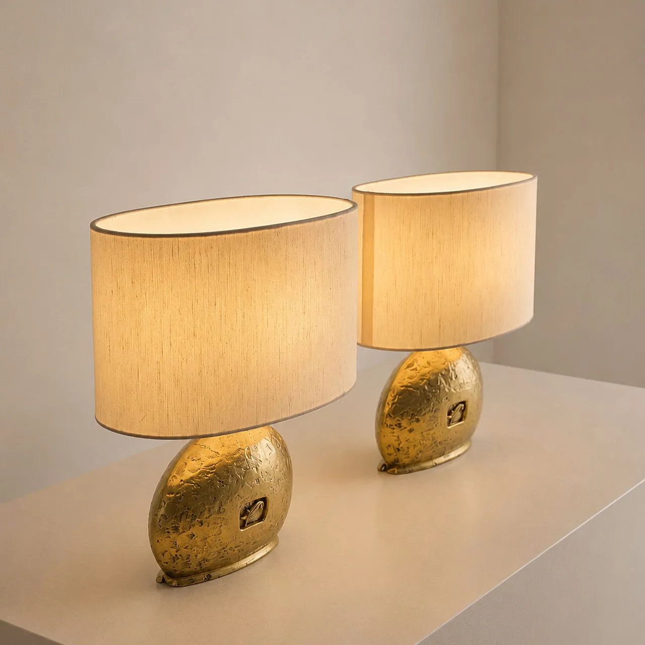 Coppia di lampade in ottone fuso, anni '70 5