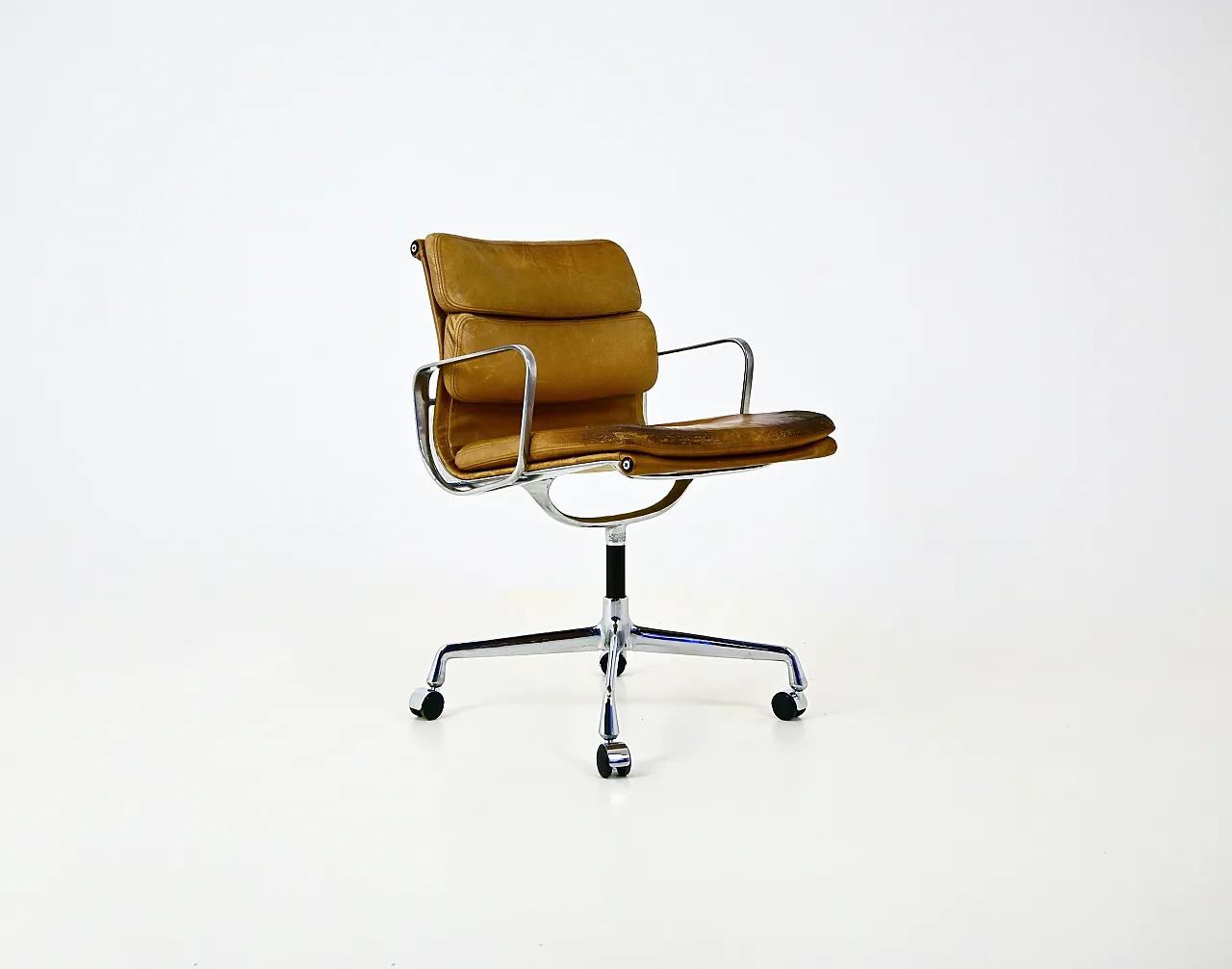 Sedia Soft Pad di Charles & Ray Eames per Herman Miller, anni '70 1