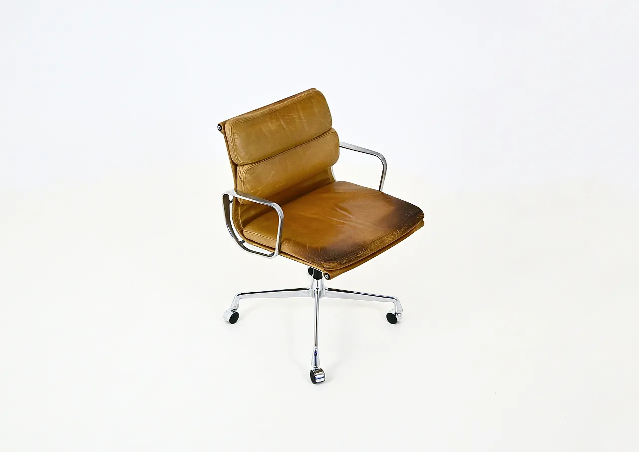 Sedia Soft Pad di Charles & Ray Eames per Herman Miller, anni '70 2
