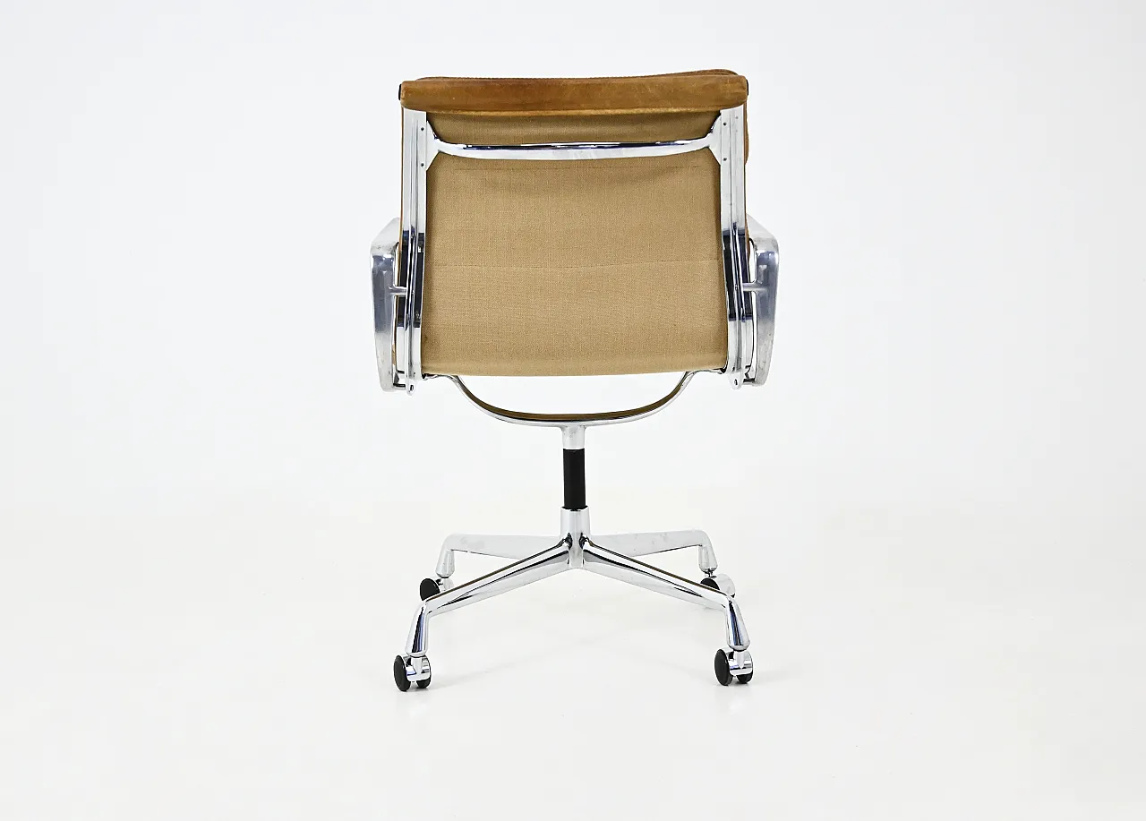 Sedia Soft Pad di Charles & Ray Eames per Herman Miller, anni '70 5