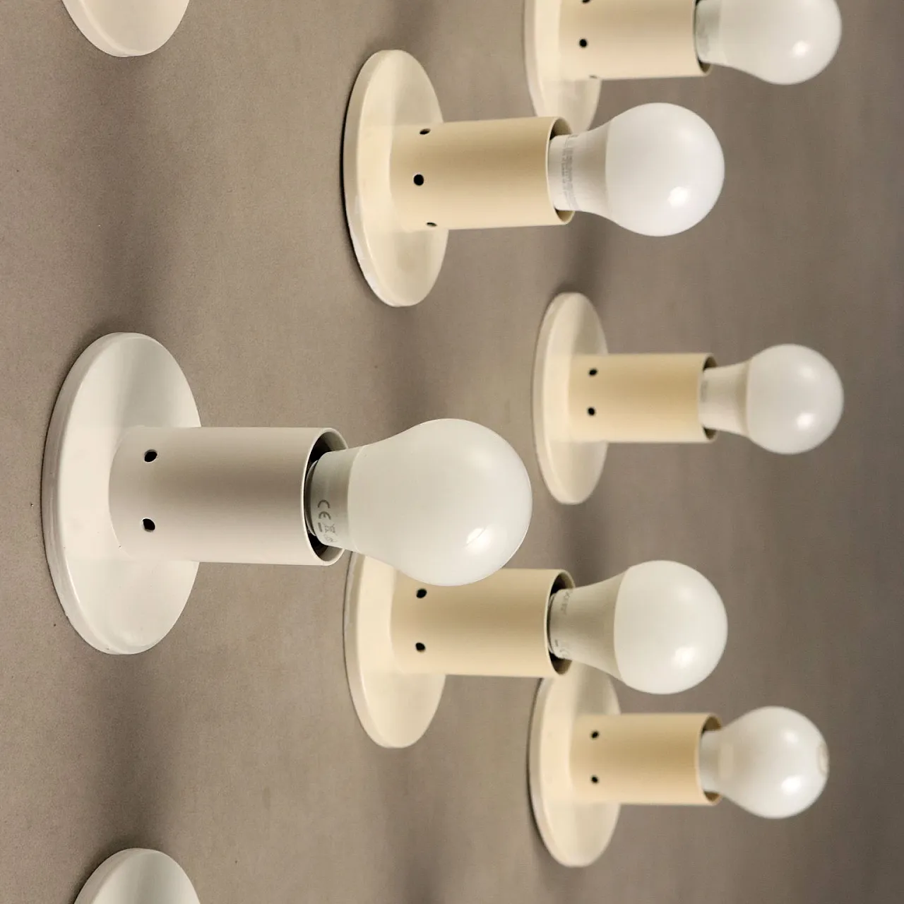 9 Appliques in metallo smaltato, anni '60 3