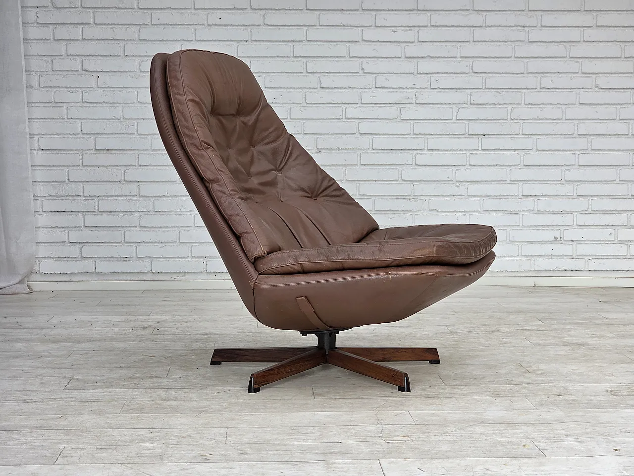 1970s, Danish design by Madsen & Schubell, swivel lounge chair. 2