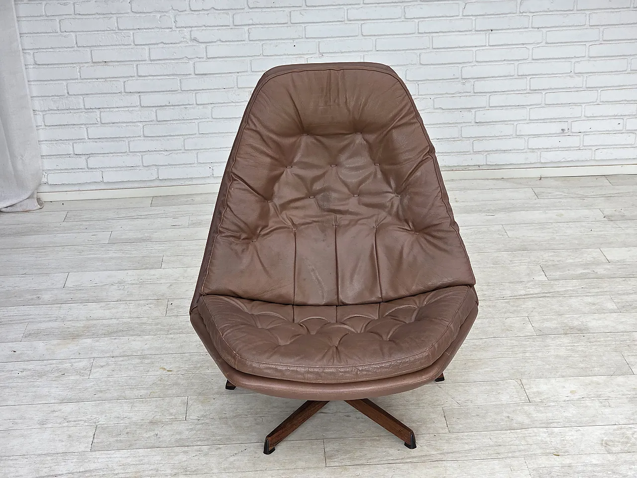1970s, Danish design by Madsen & Schubell, swivel lounge chair. 10