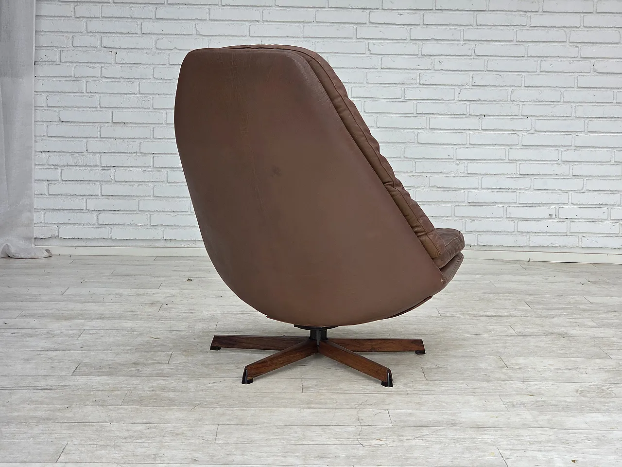 1970s, Danish design by Madsen & Schubell, swivel lounge chair. 14