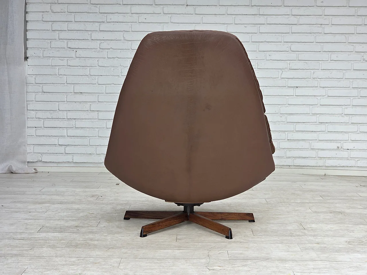 1970s, Danish design by Madsen & Schubell, swivel lounge chair. 15