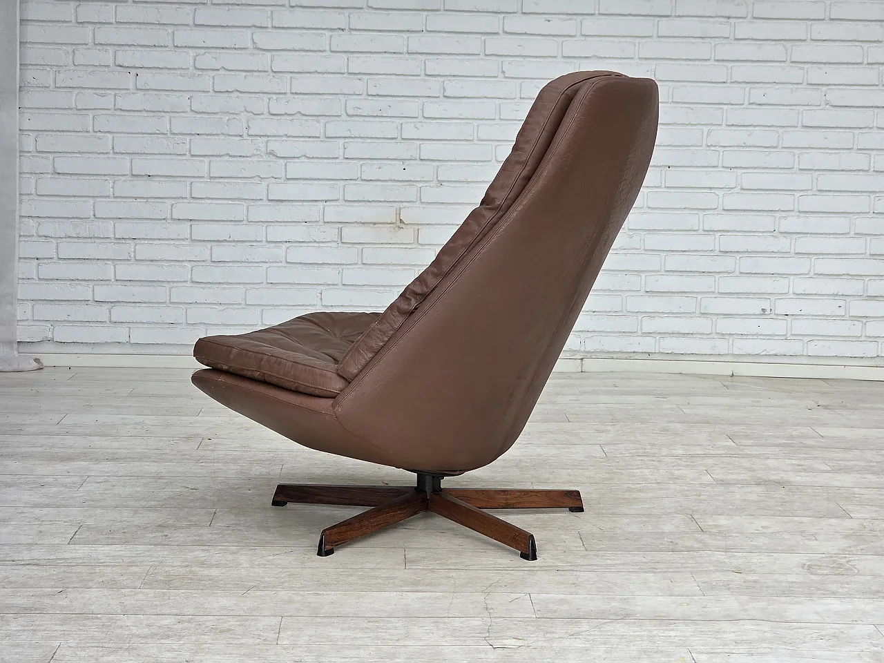 1970s, Danish design by Madsen & Schubell, swivel lounge chair. 16
