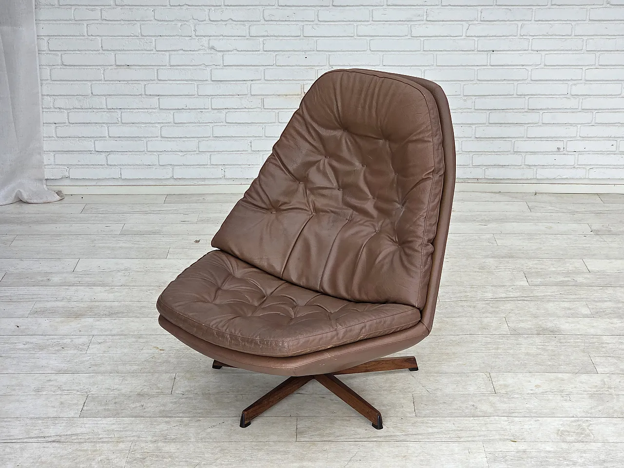 1970s, Danish design by Madsen & Schubell, swivel lounge chair. 17