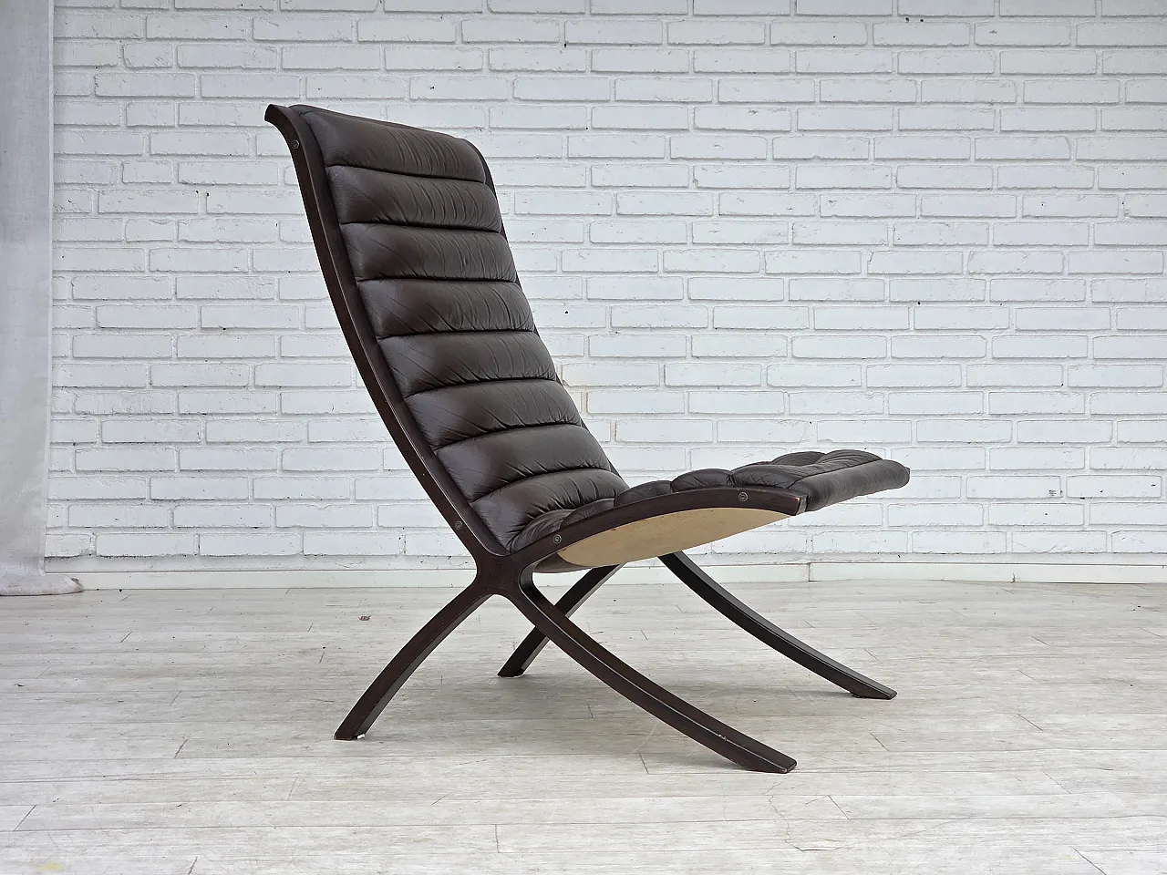 1970s, Danish chair by Peter Hvidt & Orla Mølgaard for Fritz Hansen. 1