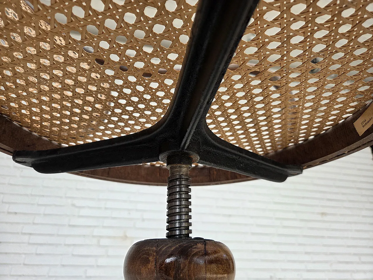 1950s, swivel armchair, bent wood, furniture mesh. 10