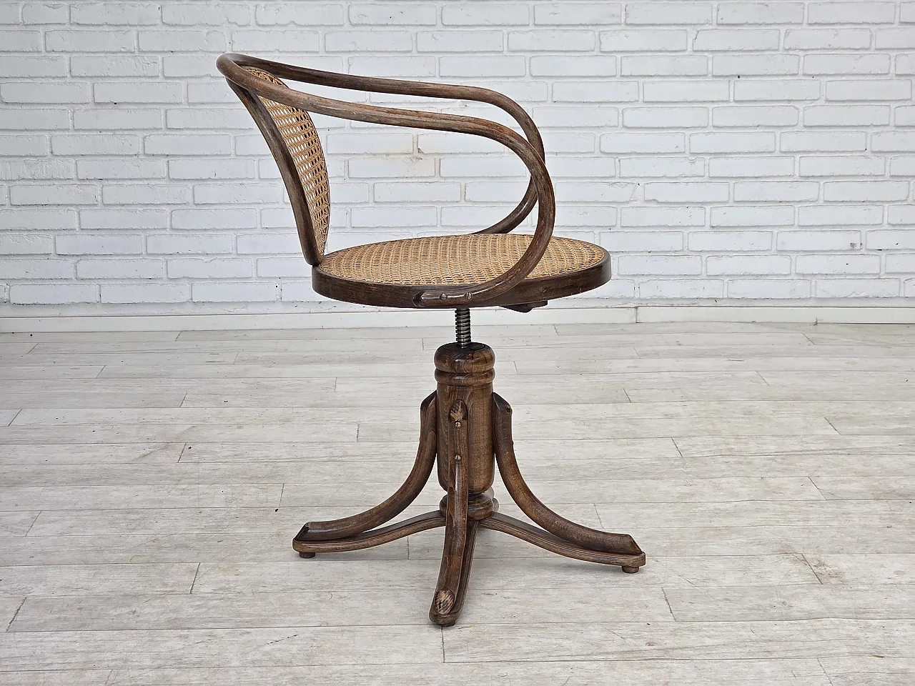 1950s, swivel armchair, bent wood, furniture mesh. 11