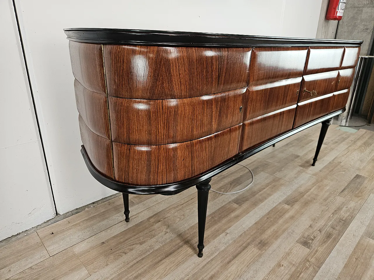Mobile bar sideboard by Vittorio Dassi from the 1950s 3