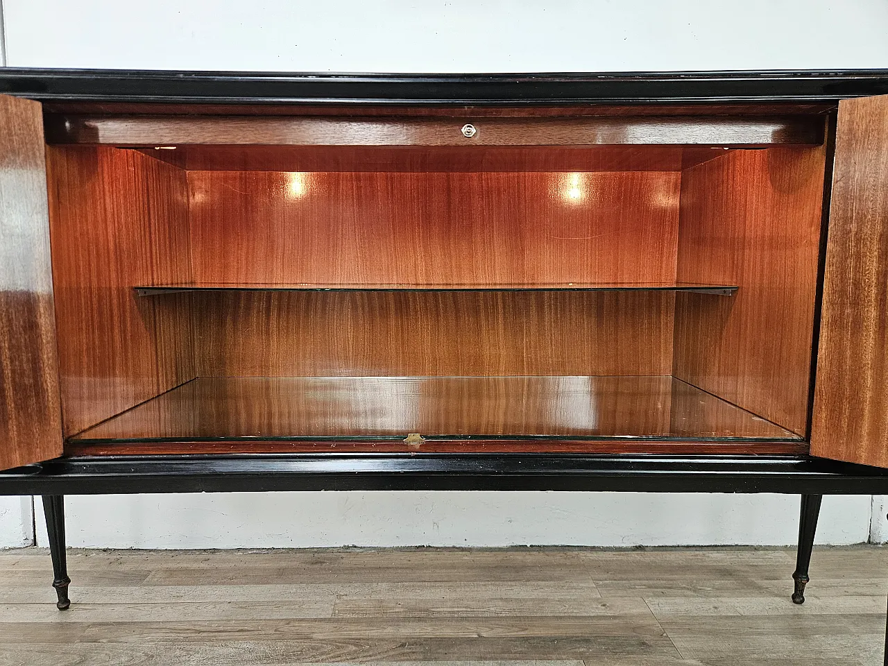 Mobile bar sideboard by Vittorio Dassi from the 1950s 23