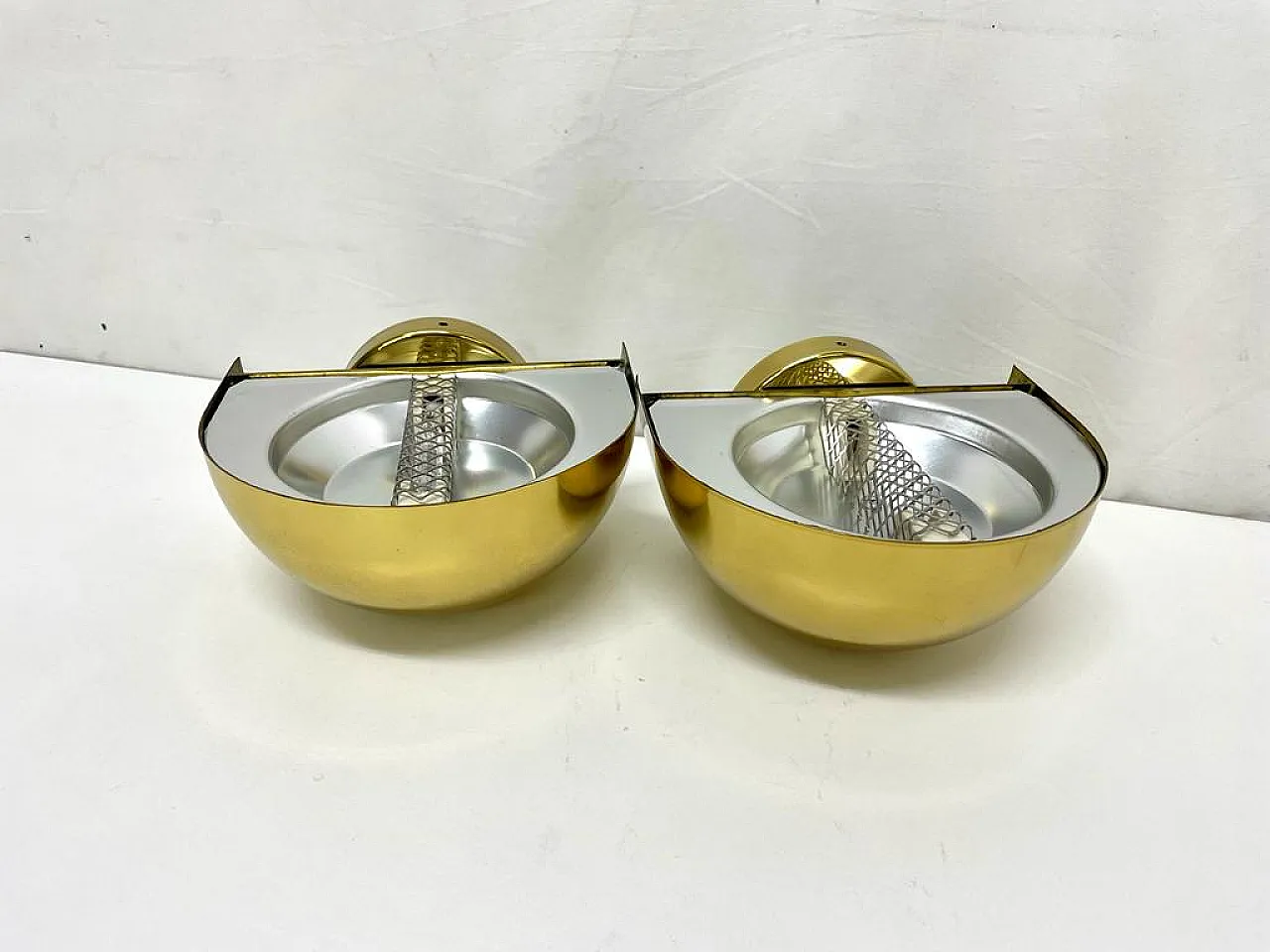 Pair of brass wall lights, 80s 4