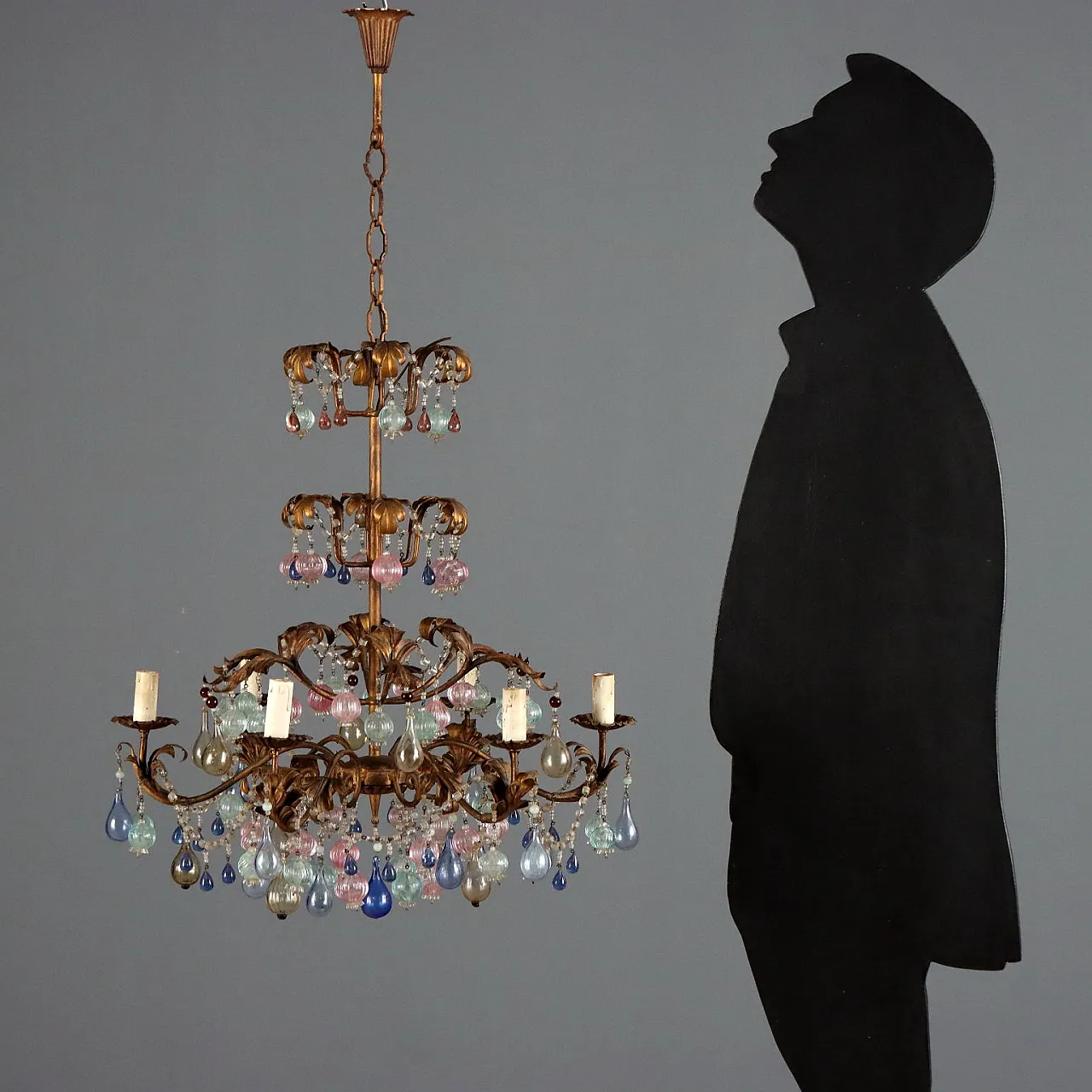 Lampadario in ferro dorato con vetro policromo, '900 2