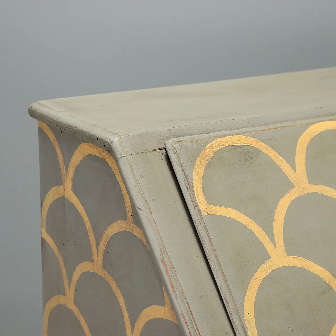 Flap in lacquered walnut with antique details, mid-20th century 4