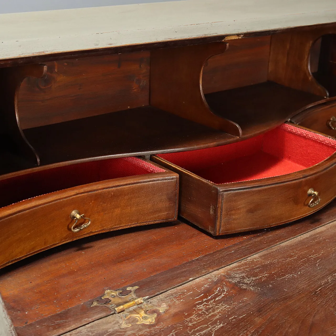Flap in lacquered walnut with antique details, mid-20th century 7