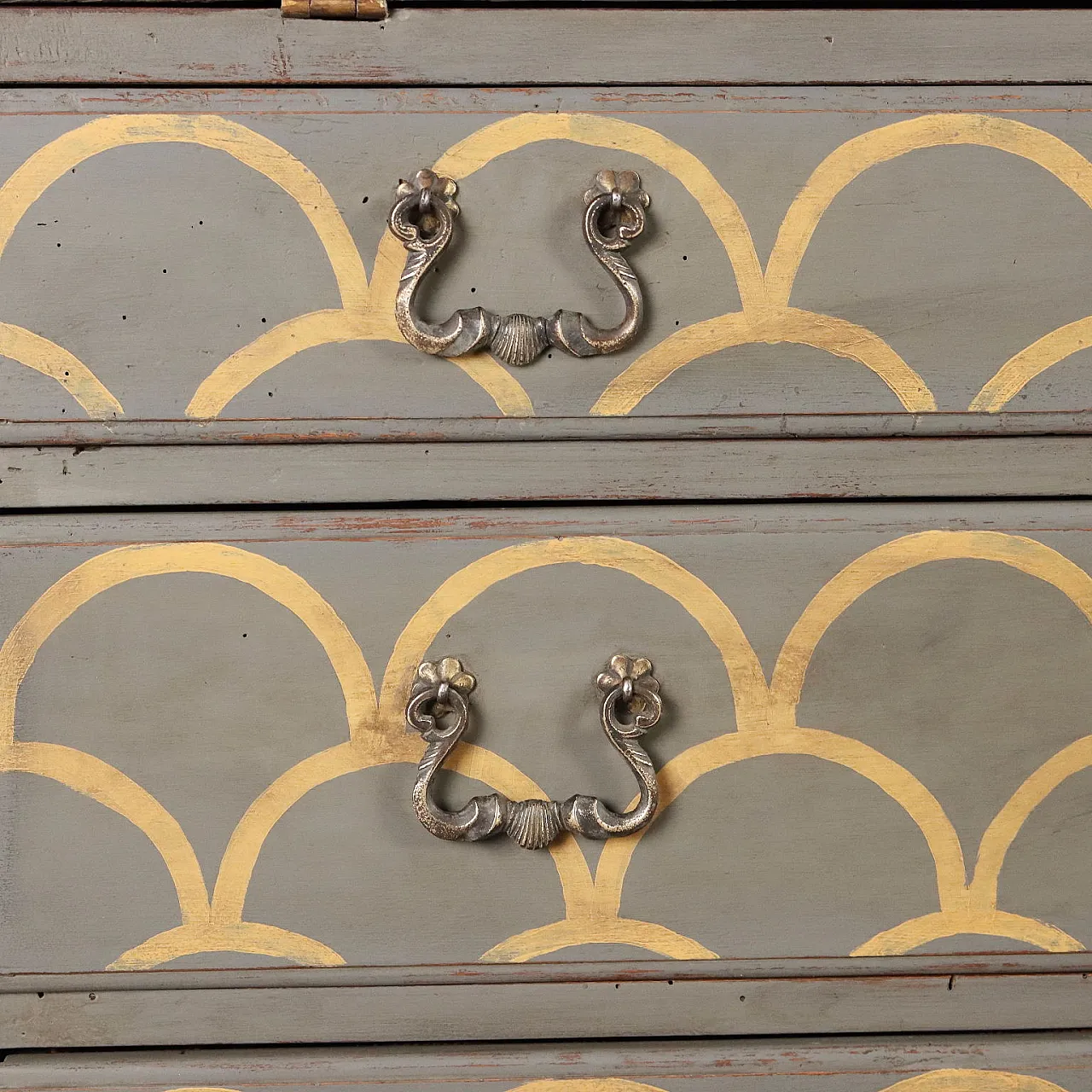 Flap in lacquered walnut with antique details, mid-20th century 8