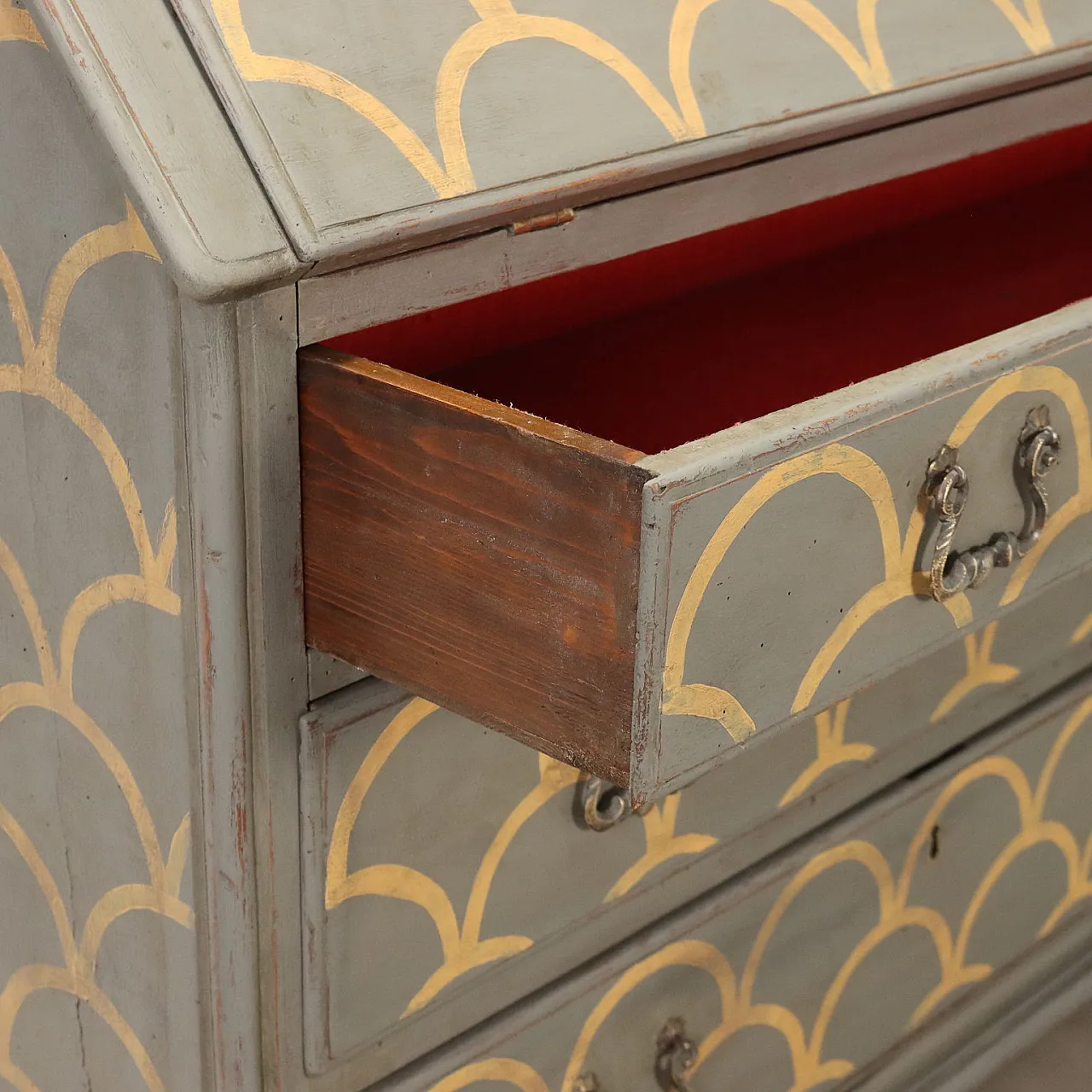 Flap in lacquered walnut with antique details, mid-20th century 9