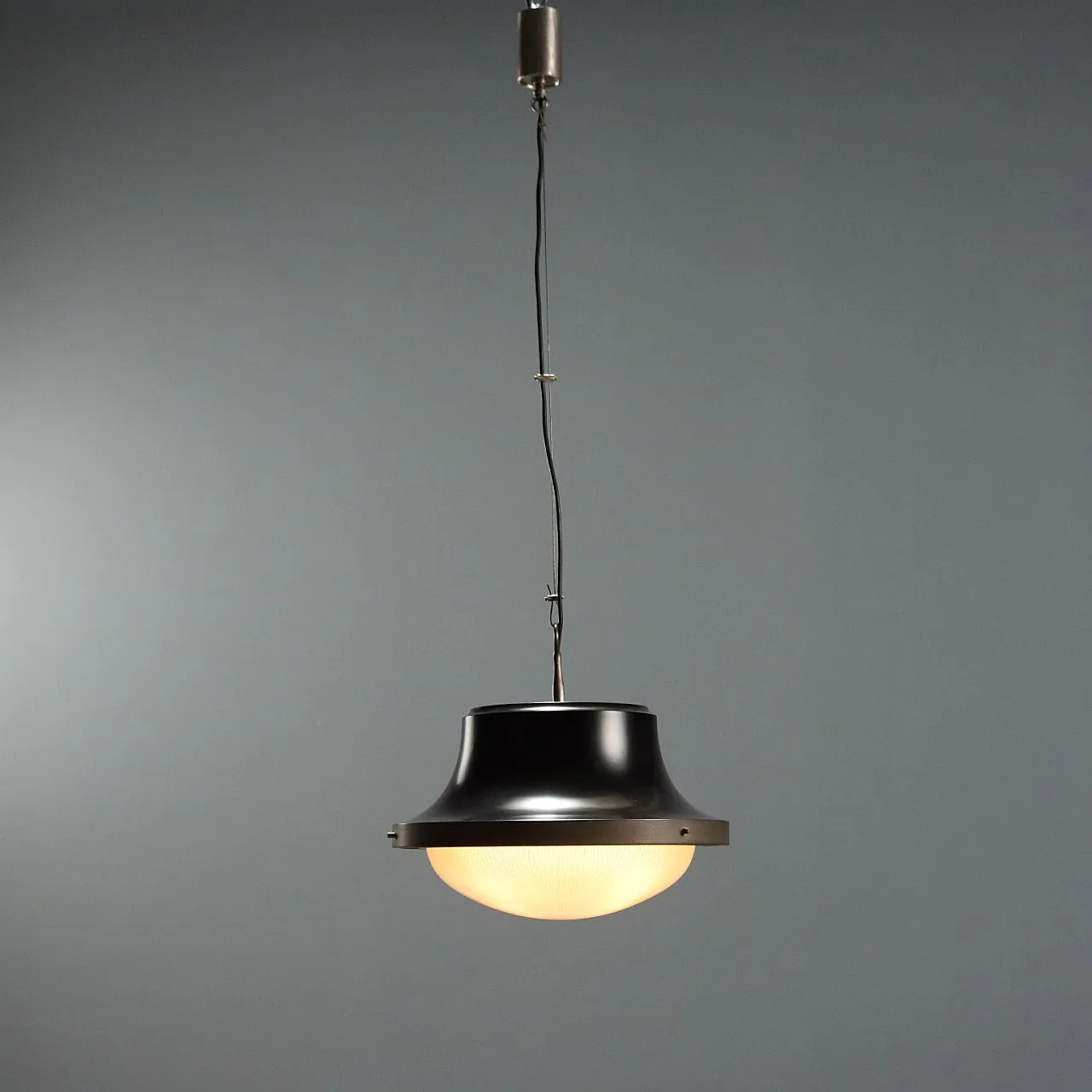 Lampadario Tau di Sergio Mazza per Artemide, '900 1