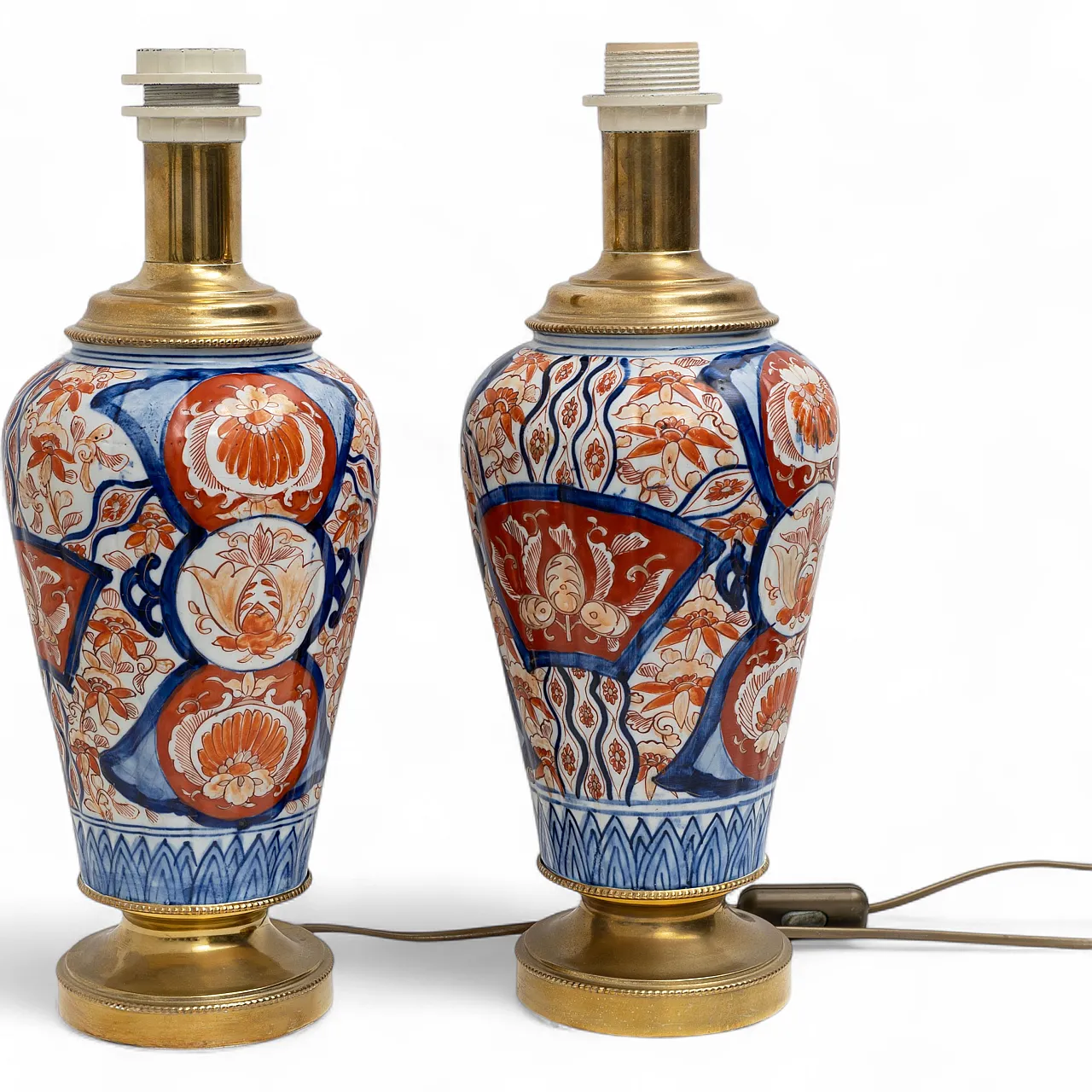 Pair of Imari Meiji porcelain vases with gilt bronze supports, 19th c. 8