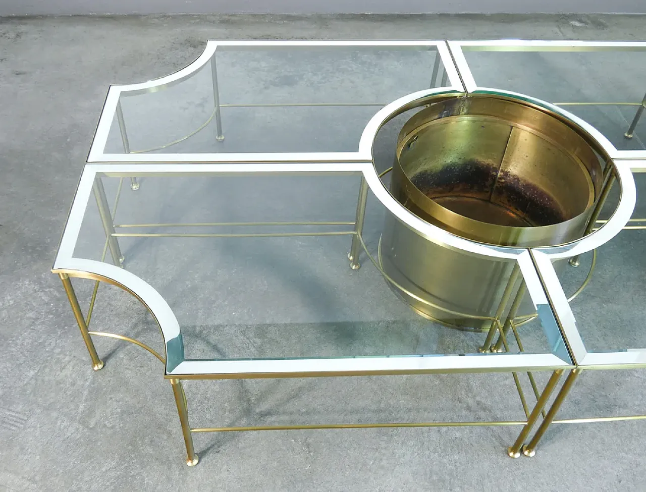 Sectional coffee table with central brass and glass cachepot, 1970s 6