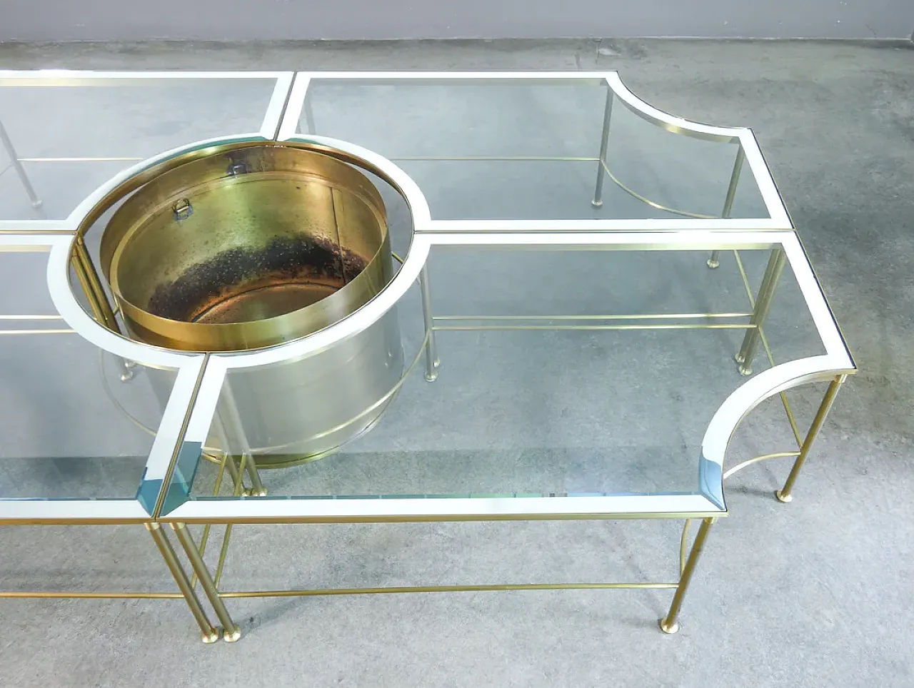 Sectional coffee table with central brass and glass cachepot, 1970s 7