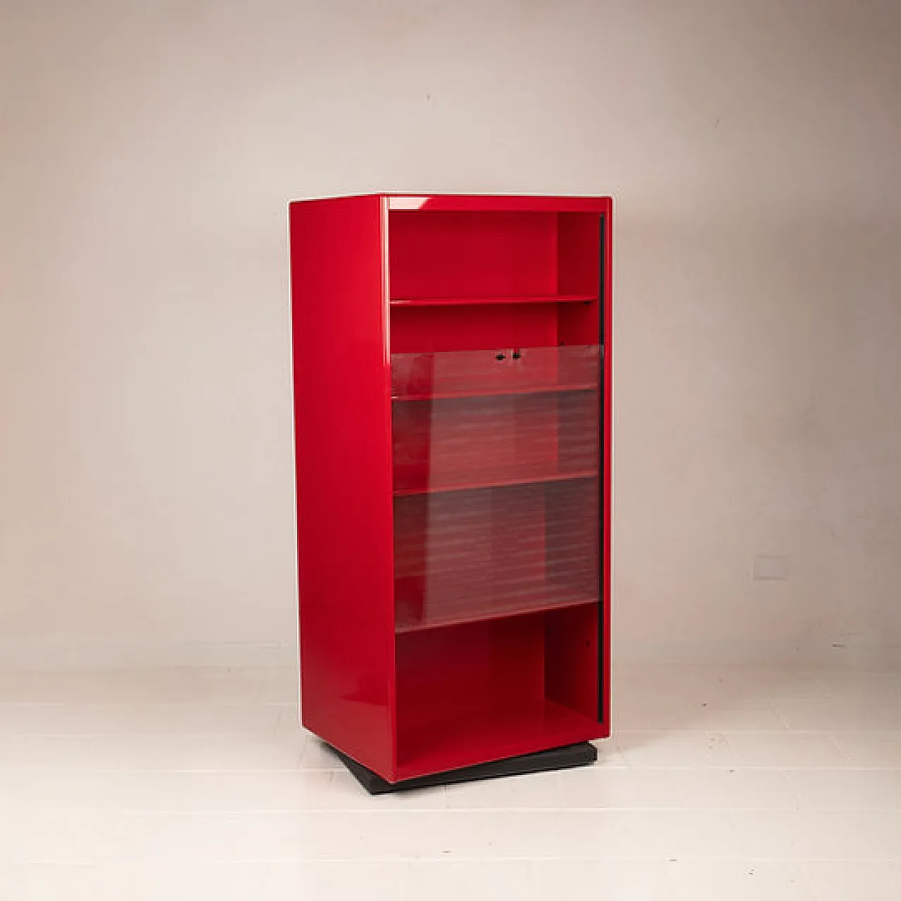 Cini Boeri double-face bookcase in red lacquer by Arflex, 1980s 6
