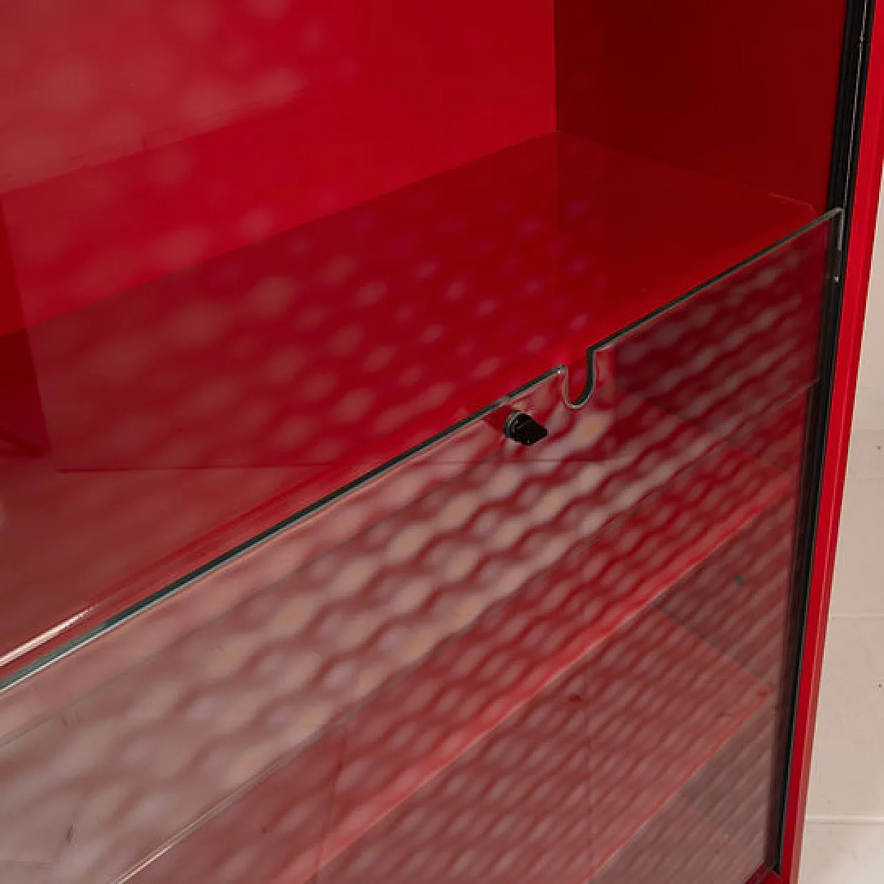 Cini Boeri double-face bookcase in red lacquer by Arflex, 1980s 14