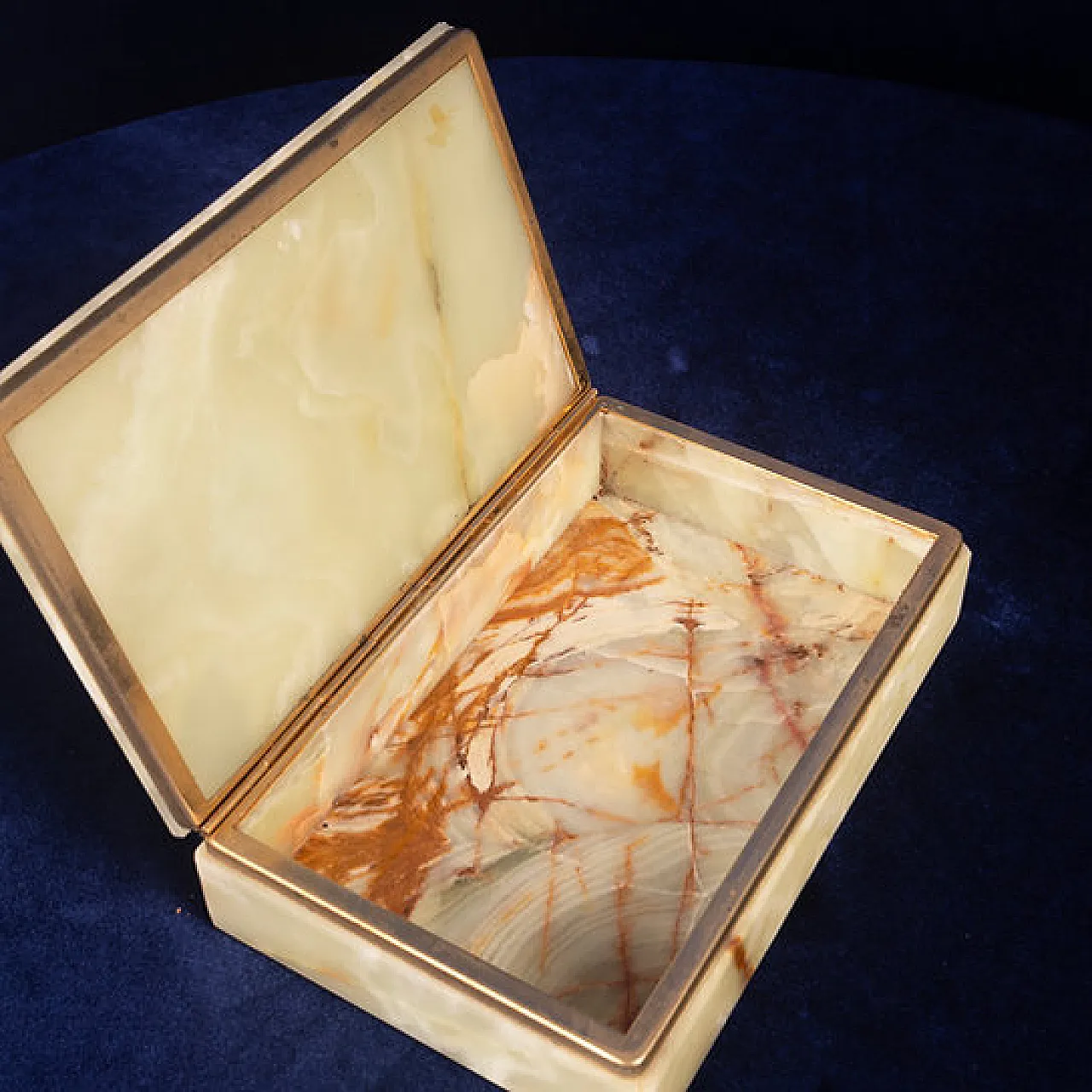 Onyx and brass jewellery box, 1970s 2