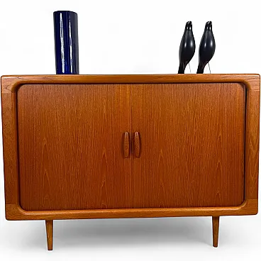 Sideboard Dyrlund in teak con ante a scomparsa, anni ’60